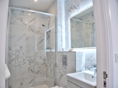 1 Bedroom Apartment Bathroom 2